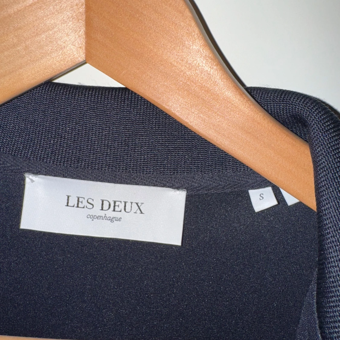 Mörkblå kofta från Les Deux - 3