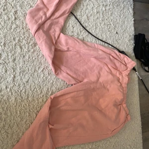 Rosa mjukisar - Ett par rosa mjukisar i storlek M men passar mej som bär xs/s