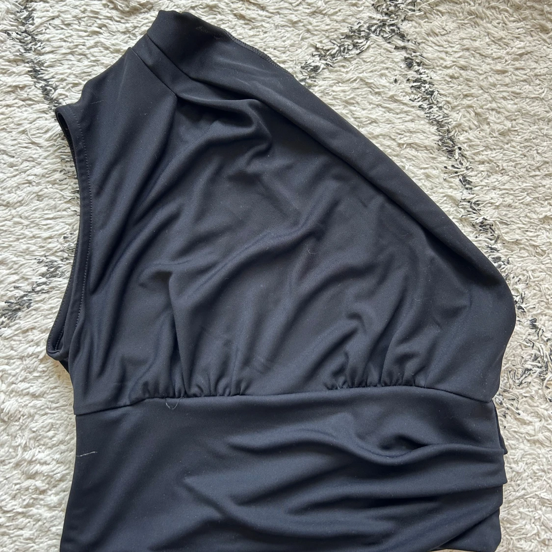 One shoulder topp - 90