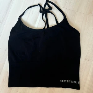 Better bodies seamless bra  - En sport topp / sport bh från Better bodies UTAN vaddering i. 