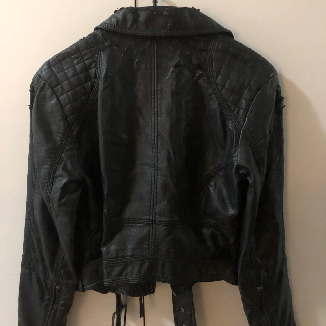 Svart läderjacka  - 90