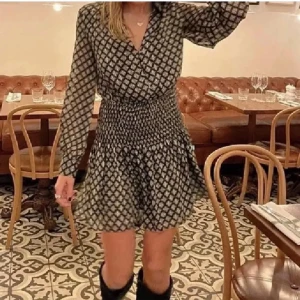 Klänning zara - Aldrig använd. Inga defekter 💕