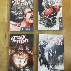 Attack on titan manga böcker - Attack on titan volym 2,3,25,33 Alla på engelska  Alla för 200 