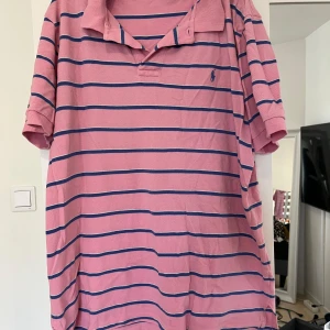 Pikétröja  - Skön piké sparsamt använd 🌸 Pris går att diskutera 