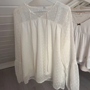 Blus - Helt oanvänd vit blus