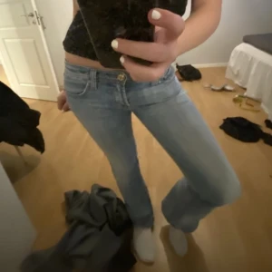 Jeans - Säljer dessa skitsnygg jeans då dom är för långa för mig och passar inte💓💓