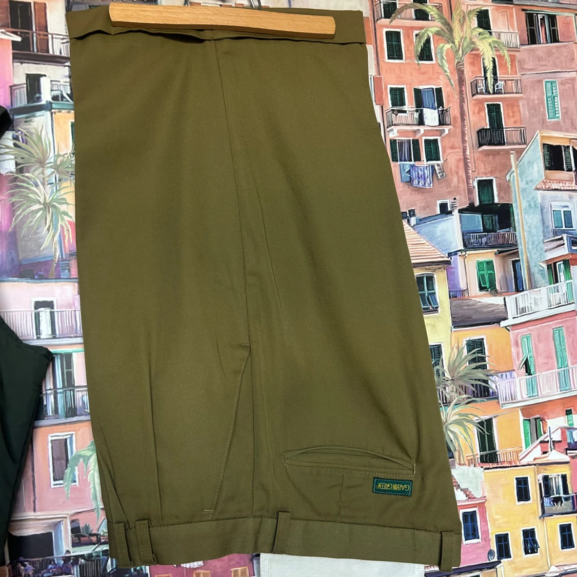 Olivgröna shorts från Galvin Green