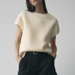 Zara tröja - Stickad tröja från Zara som påminner om den populära soft goat tröjan 😍 Aldrig använd 💞