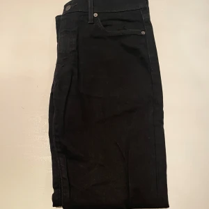 Levis 502 jeans - Ett par Levis jeans i modell 502. Mycket bra skick och knappt använda. 