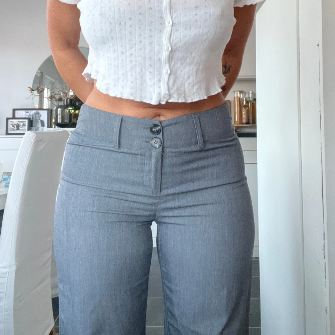 Grå kostymbyxor i midrise  - 91