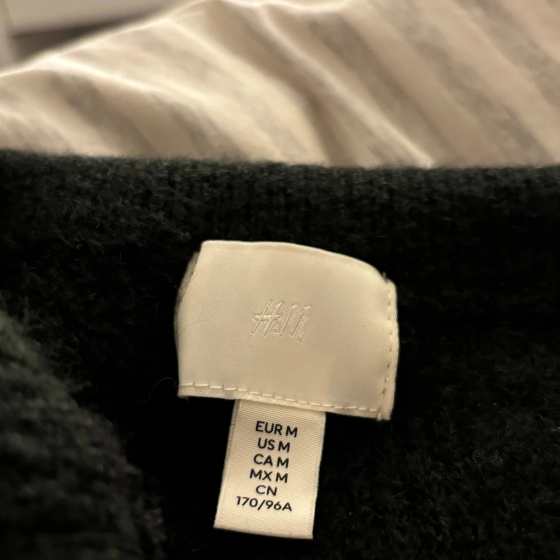 Svart tröja från H&M - 90