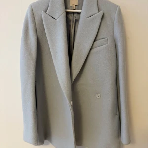 Ullmix kappa H&M premium  - Jättefin kappa från H&M premium storlek XS (oversize) 