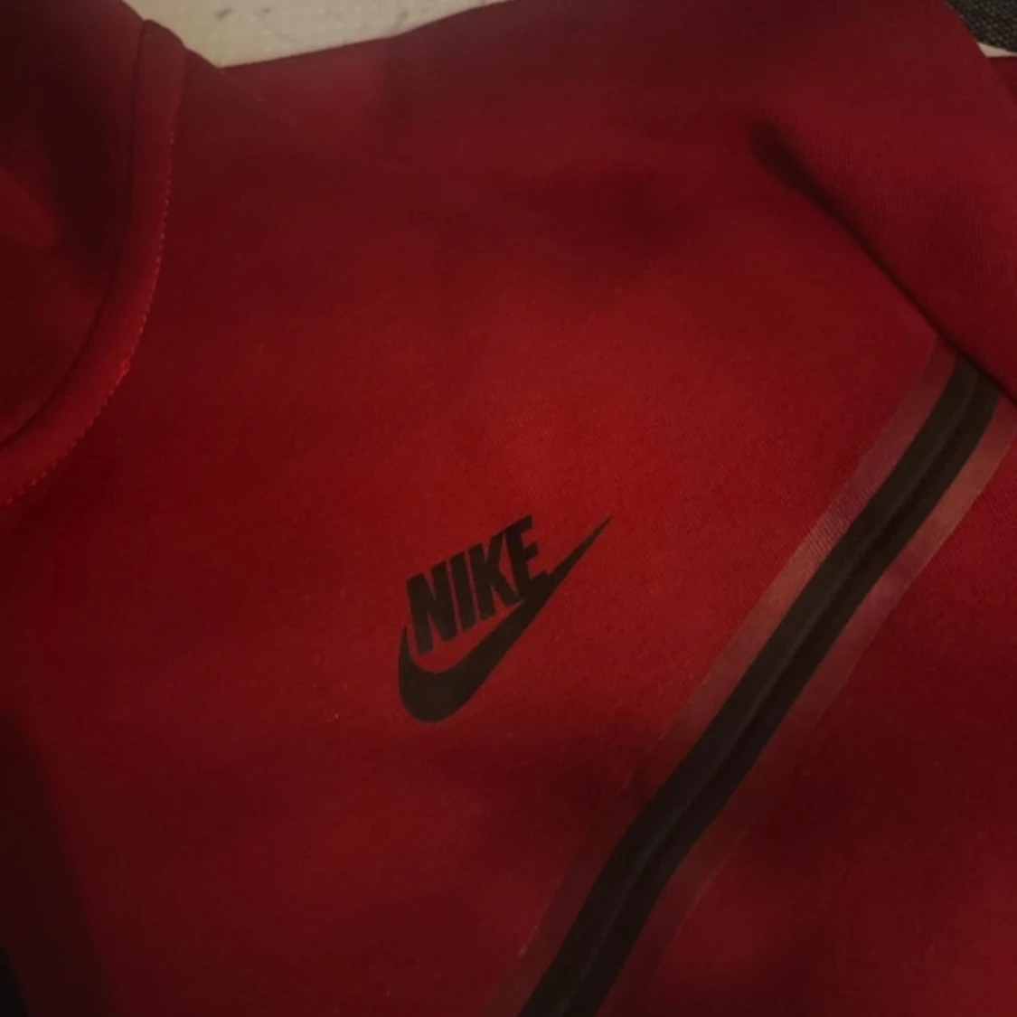 Röd hoodie från Nike - 90