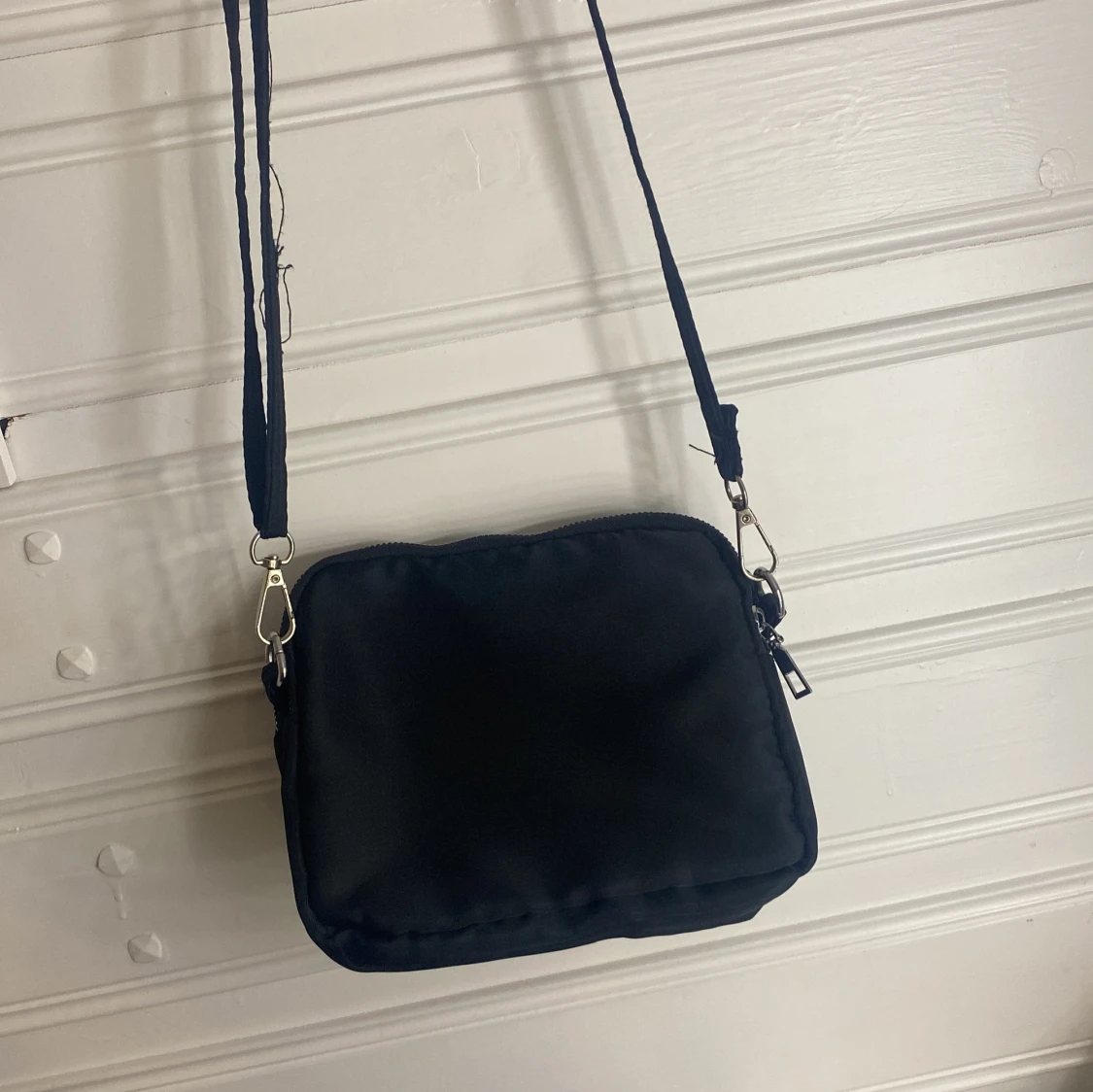 Svart quiltad axelväska med dragkedja - 90