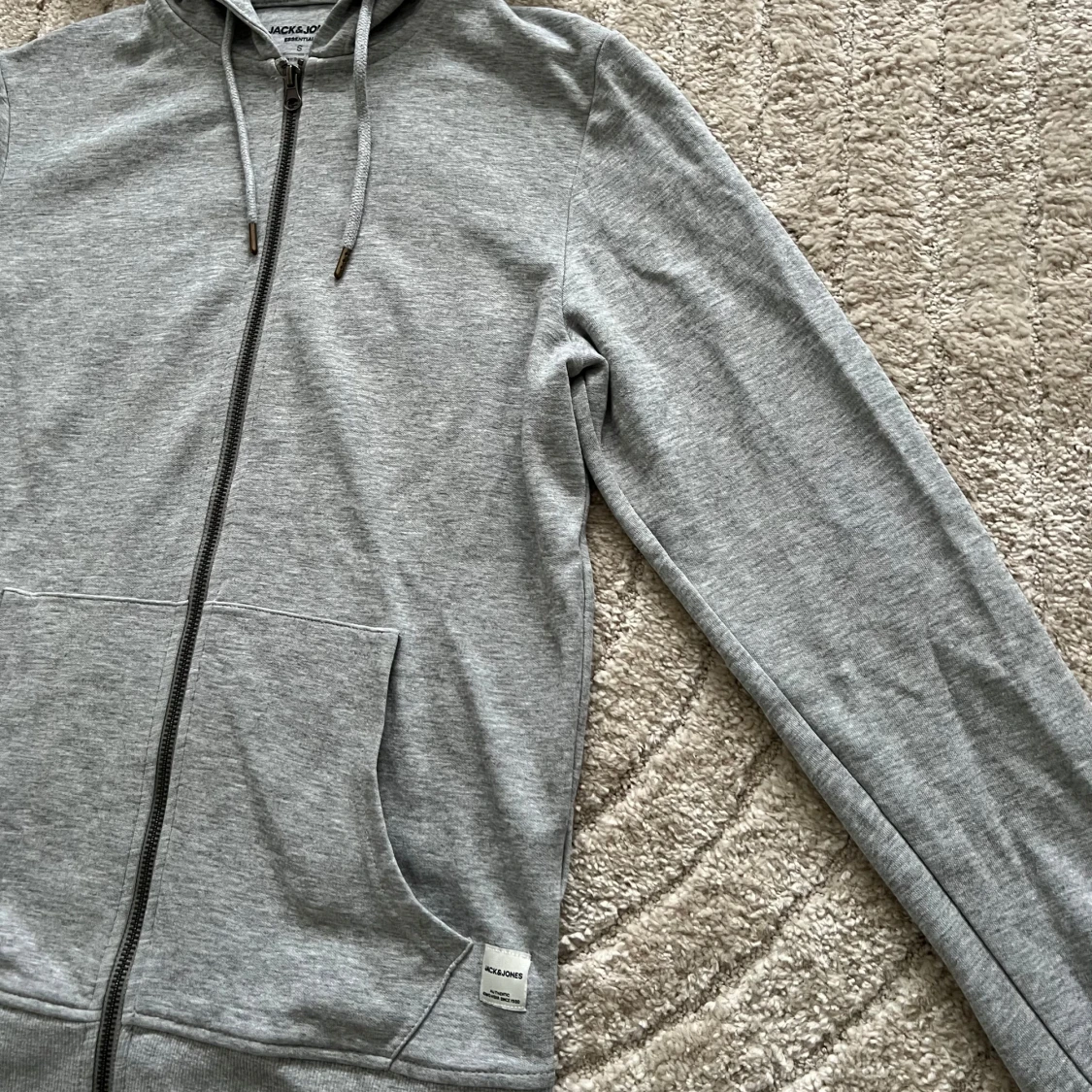 Grå hoodie HELT NY - 1