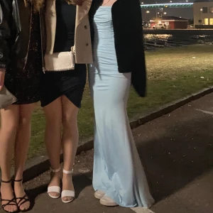 Ljusblå balklänning - Jättefint skick! 