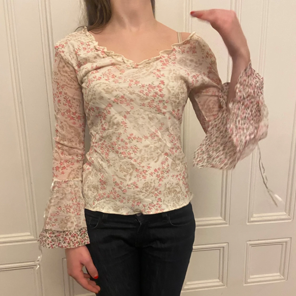 Blommig långärmad blus - 90