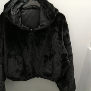 Vändbar jacka  - Vändbar jacka i storlek xl 