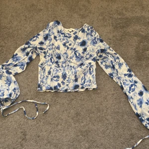 Blus - Jättefin blus i storlek xs, mycket bra skick.