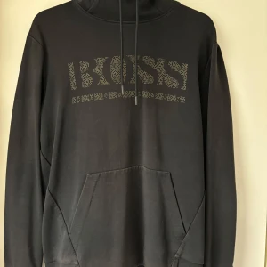 Hugo boss hoodie  - Hugo boss hoodie storlek M skick 9,5/10 knappast använd som ny 