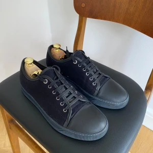 Lanvin Felt Calfskin - Storlek 8 (42) Använda ett fåtal gånger Mörkblå Skickas med orginalbox