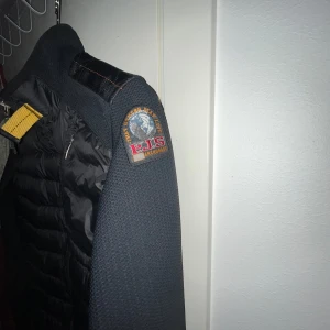 Parajumper - Strl Y-M (xs-s) ~ 162cm ~ 52kg, 9/10 skick, priset kan diskuteras 