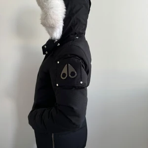 Moose Nuckles - Moose nuckles jacka, dam modell i storlek Xs Den är använd 3 gånger och jag säljer jackan pga att jag inte kommer att använda den mer Nypris 14000kr Skriv vid intresse