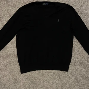 Ralph lauren v-neck - Perfekt till hösten. Perfekt skick. Skriv vid frågor