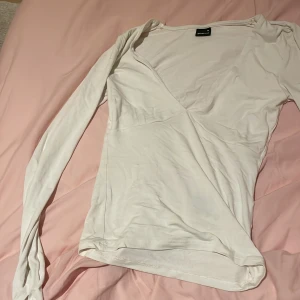 Tröja från Gina tricot  - Tröja från Gina tricot använd en gång så den är som ny