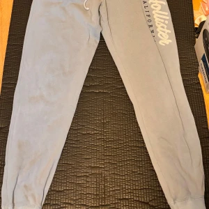 Mjukis byxor blå hollister - XS, mjukis byxor 