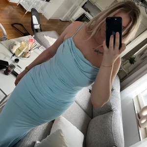 Balklänning - Jättefin babyblå balklänning🩵🤍 Ny med prislapp kvar.