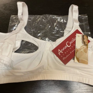 *NY*Vit Amningsbh stl 75 C Fr Anna Cecilia, Presenttips !  - Ny i förpackning  Nypris ca 350 kr, Pris nu 40 kr