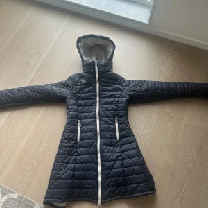 Uhip kapp stl 160 - Fint skick men med en reva