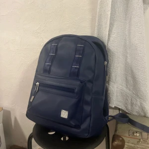 Db Journey  - Jättefint skick, väl men sparsamt använd. Haft den i lite mer än ett år. 