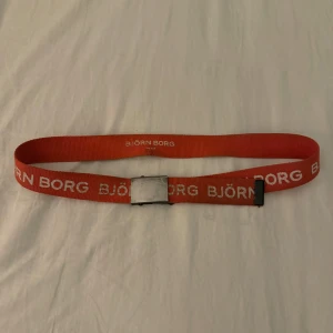 Björn Borg bälte orange - Riktigt snyggt Björn Borg bälte med färgen orange. 8/10 skick och no size 