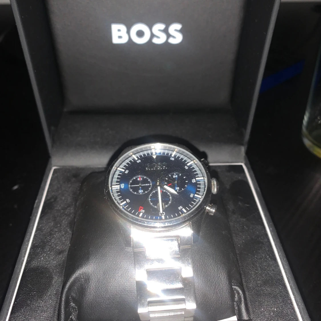 Silverfärgad klocka från Boss - 90