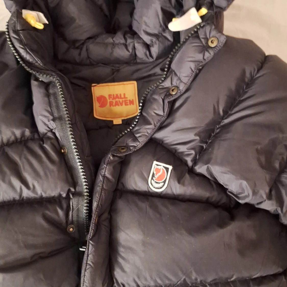 Svart dunjacka från Fjällräven - 92