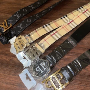 Bälten (äkta läder) - Finns fler bälten hör av er 