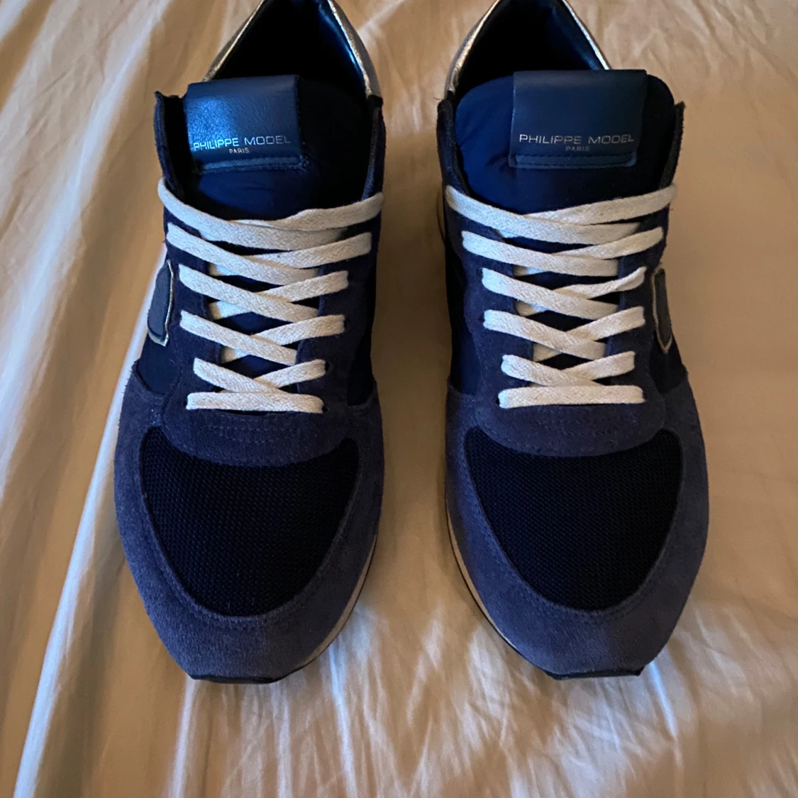 Blå sneakers från Philippe Model - 90