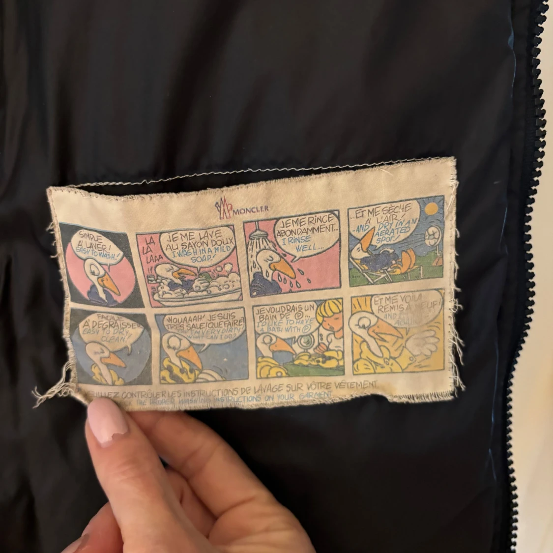 Mörkt blå dunkappa från Moncler - 92