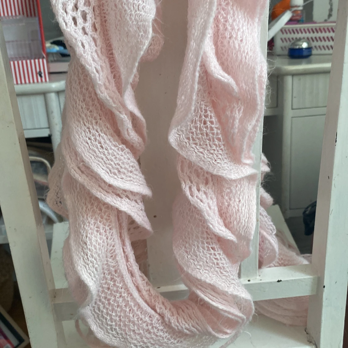 Rosa stickad halsduk - 91