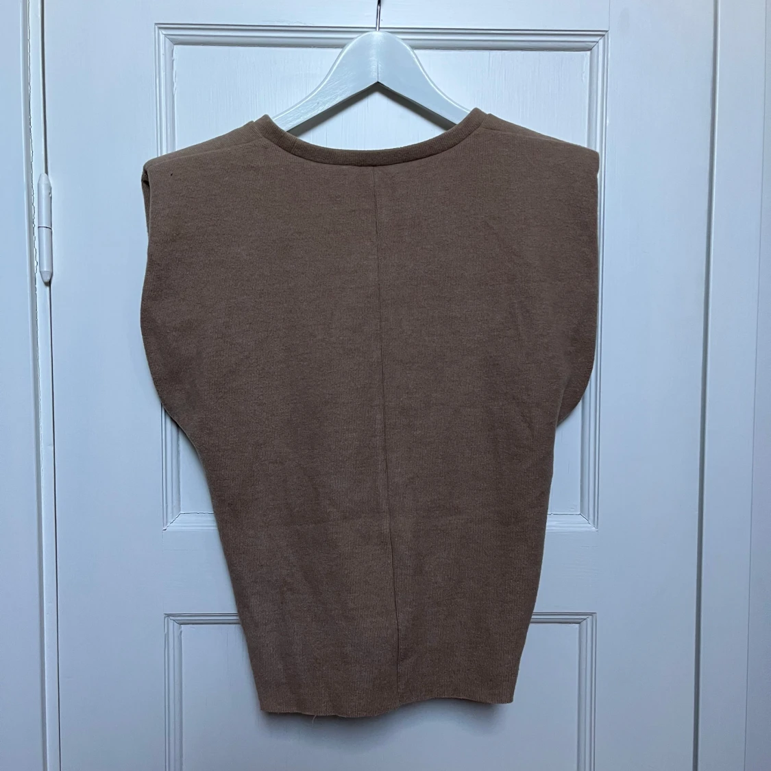 Beige ärmlös topp - 90