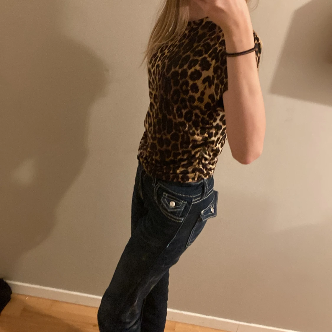 Leopardmönstrad t-shirt från SHEIN - 90