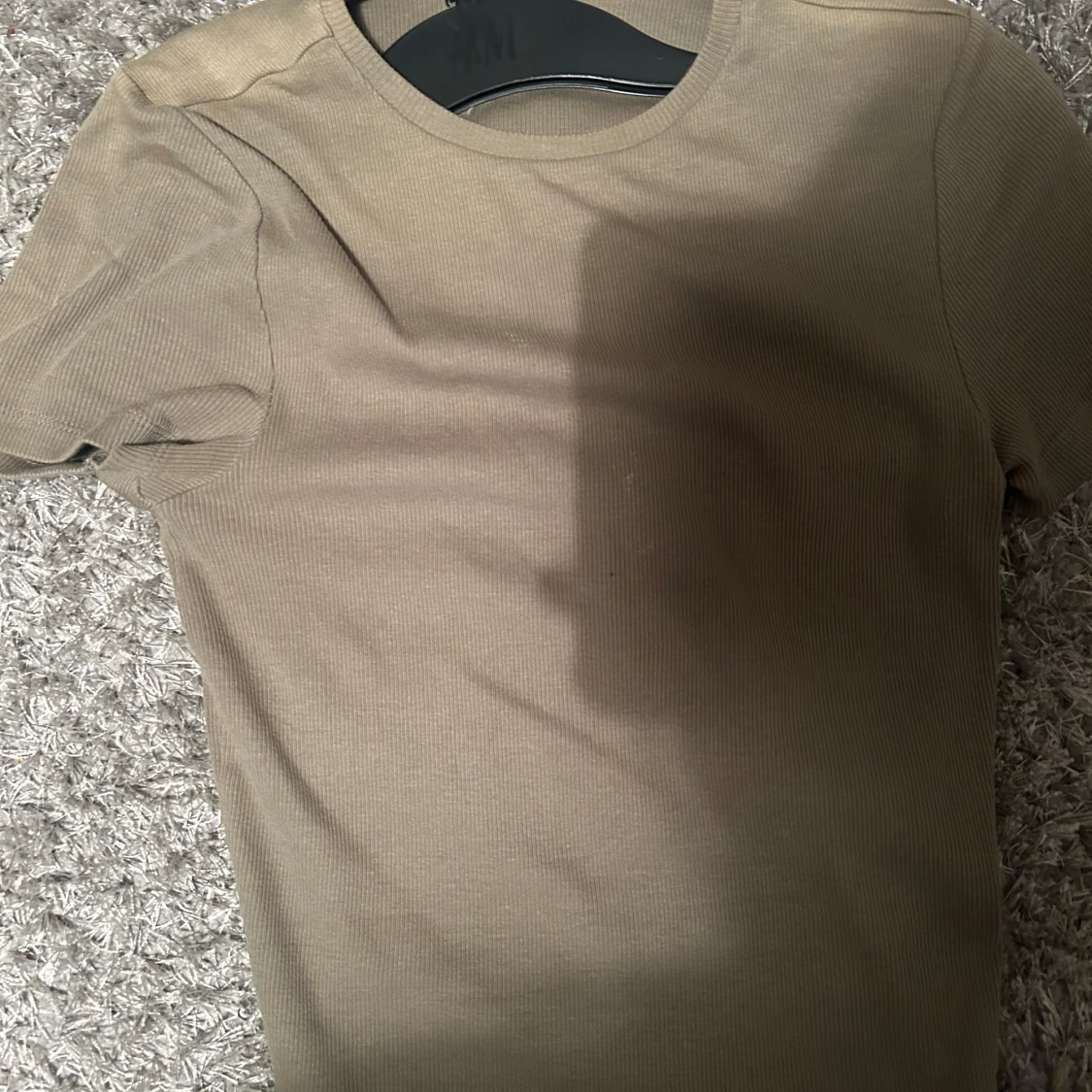 Grön ribbad t-shirt från Bik Bok