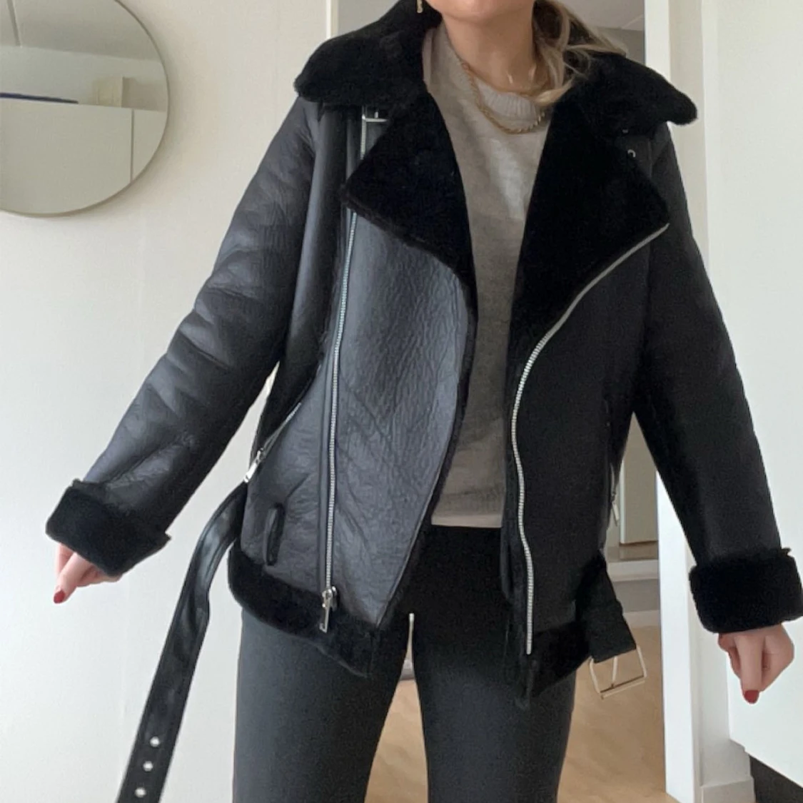 Svart skinnjacka med foder - 90