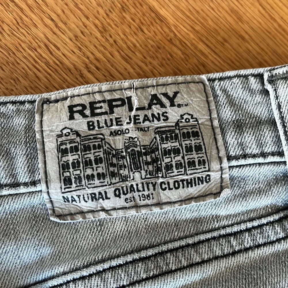 Riktigt feta replay jeans inte särskilt använda och en fet grå färg. Jeans & Byxor.