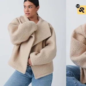 teddy kappa - teddy kappa från gina i bra skick, nypris 599kr🩷