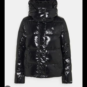 Ck jacka - Söker någon som vill byta min storlek s mot en storlek M eller L. Eller om någon vill köpa den. Den är i jättefint skick och knappt använd. Skriv privat 