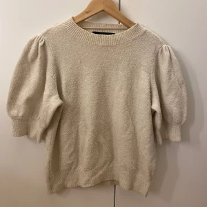 Stickad tröja💖 - Stickad tröja