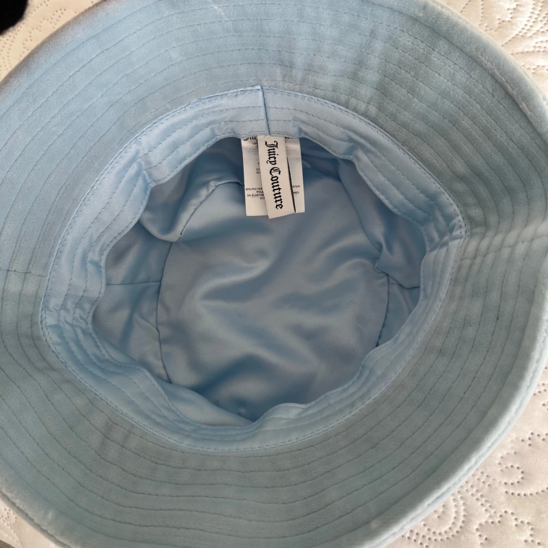 Ljusblå bucket hat från Juicy Couture - 90